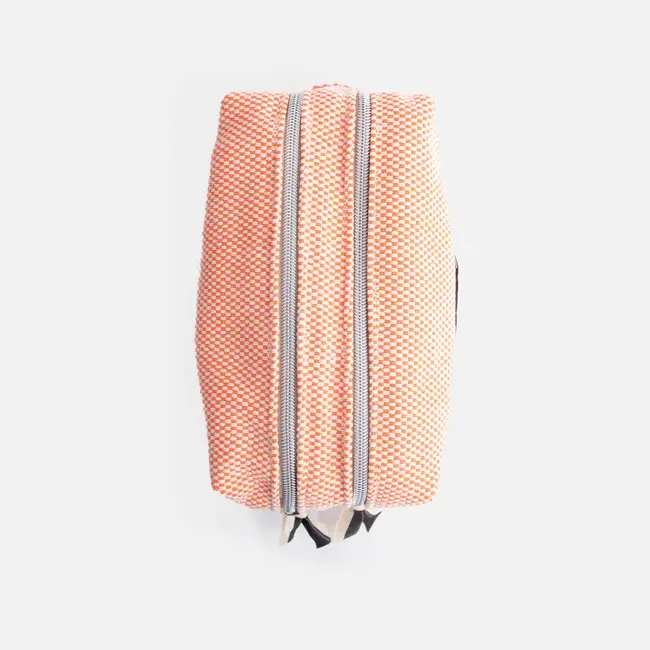Caroline Gardner Toilettas - Woven Orange