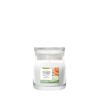 Yankee Candle Blooming Love - Small Jar