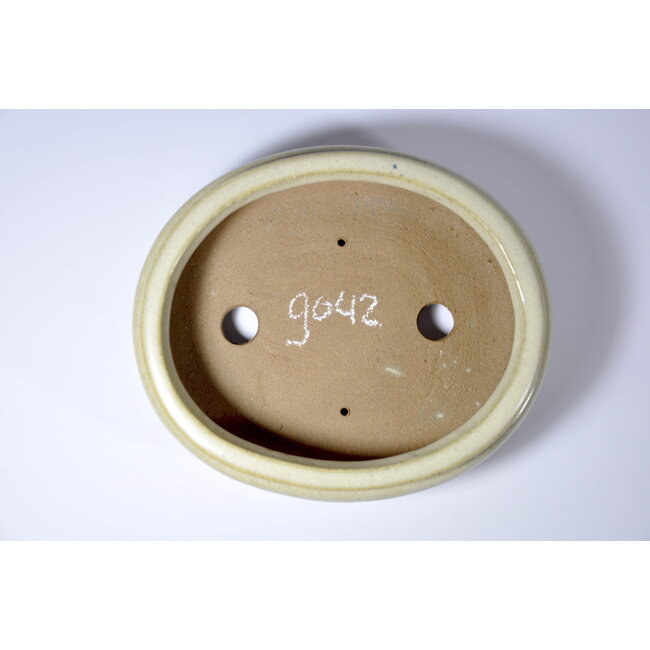 Oval beige glazed Shibakatsu pot - 165 x 141 x 49 mm
