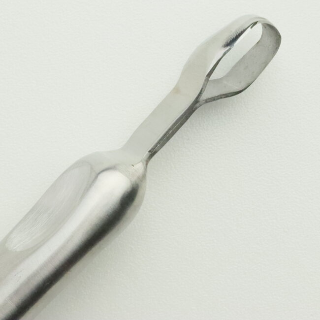 Gouge non. 4 - outil de sculpture pour jin et shari ; gouge à sculpter le bois mort; 10 mm de large.