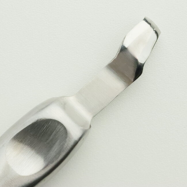 Geißel Nr. 4 - Schnitzwerkzeug für Jin und Shari; Hohlkehle zum Schnitzen von totem Holz; 10 mm breit.