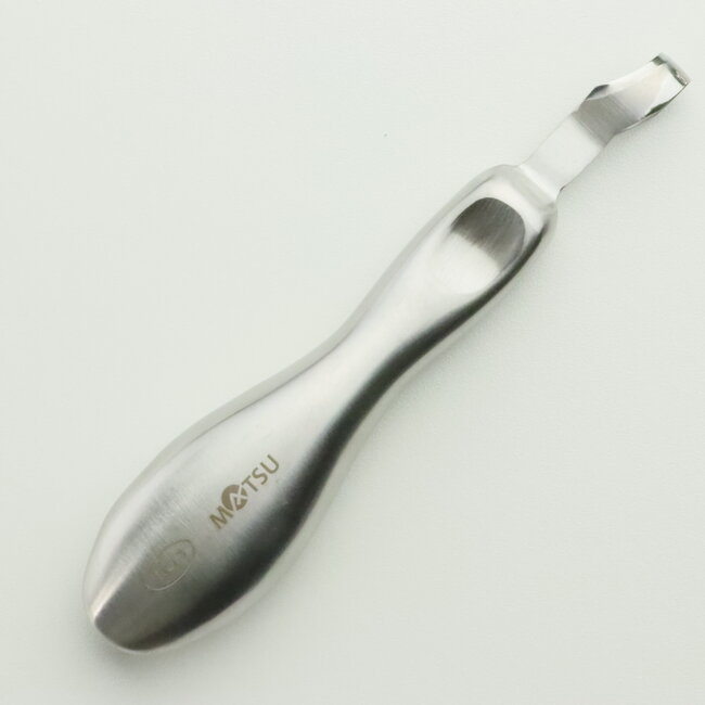 Gubia no. 3 - herramienta de tallado para jin y shari; gubia para tallar madera muerta; 11 mm de ancho.