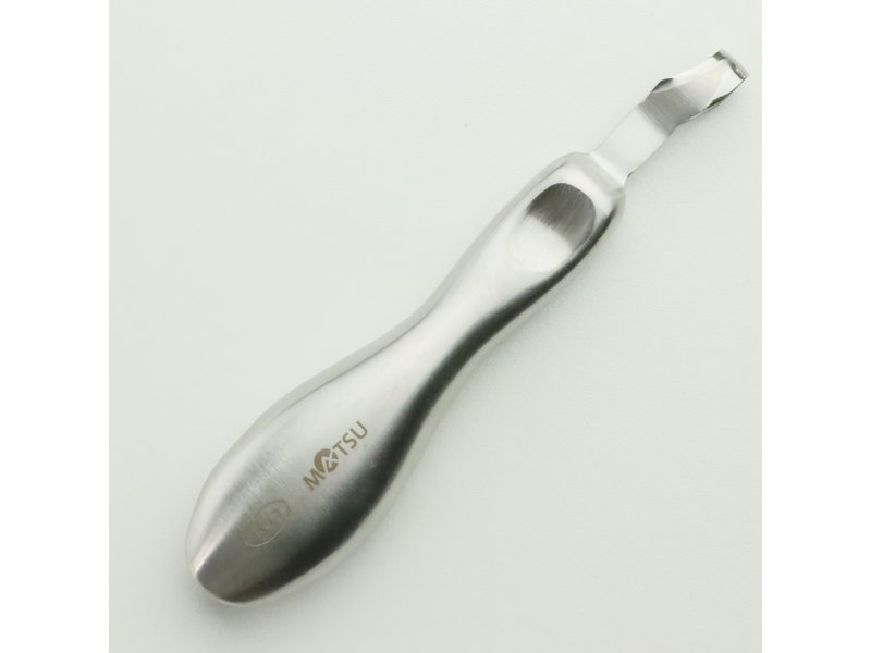 Matsu Gouge no. 3 - carving tool for jin and shari | dead wood carving gouge | 11 mm wide | Matsu Bonsai Tools