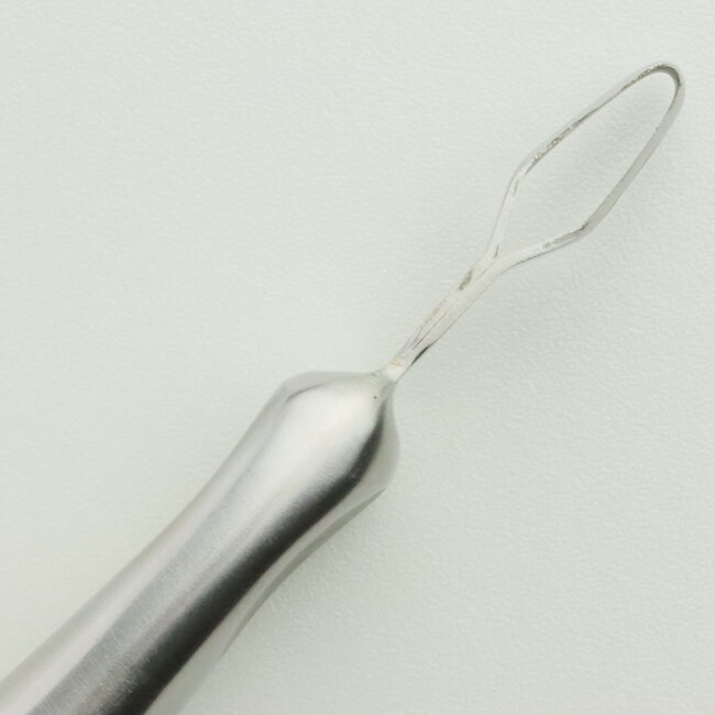 Geißel Nr. 2 - Schnitzwerkzeug für Jin und Shari; Hohlkehle zum Schnitzen von totem Holz; 8 mm breit.