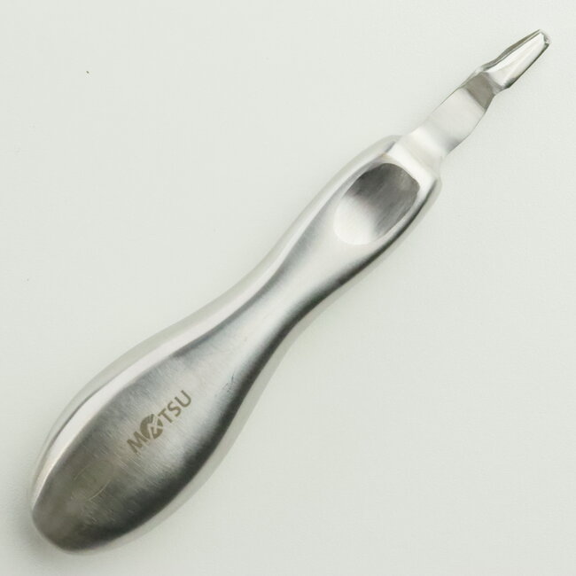 Geißel Nr. 1 - Schnitzwerkzeug für Jin und Shari; Hohlkehle zum Schnitzen von totem Holz; 9 mm breit.