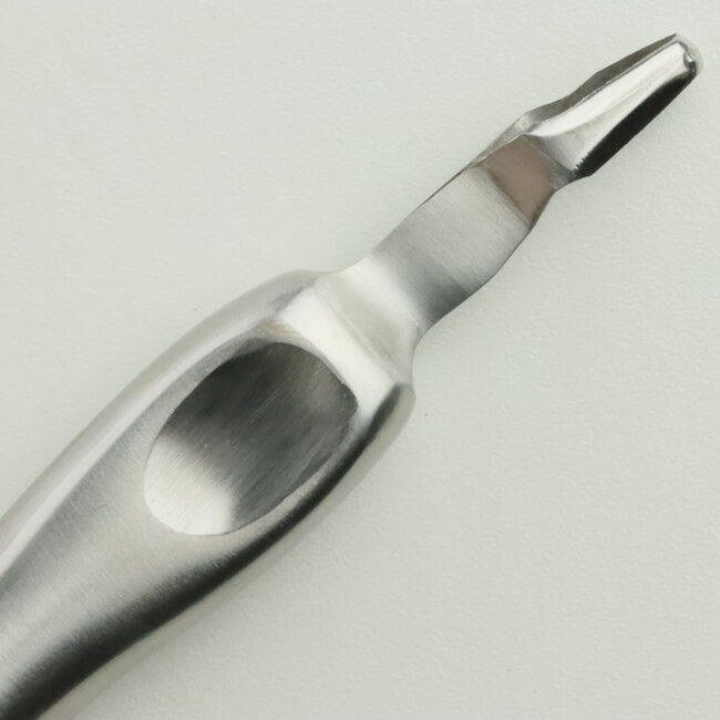 Gouge non. 1 - outil de sculpture pour jin et shari ; gouge à sculpter le bois mort; 9 mm de large.