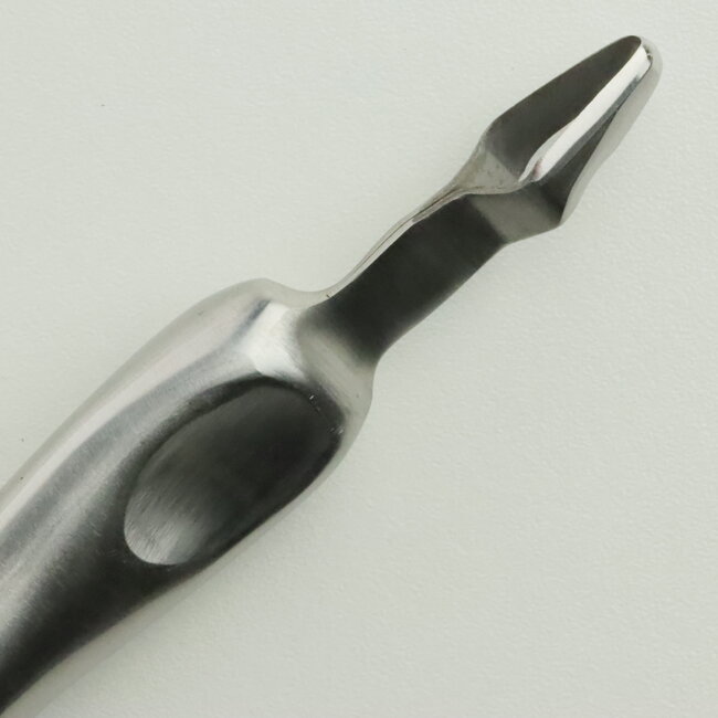 Geißel Nr. 1 - Schnitzwerkzeug für Jin und Shari; Hohlkehle zum Schnitzen von totem Holz; 9 mm breit.