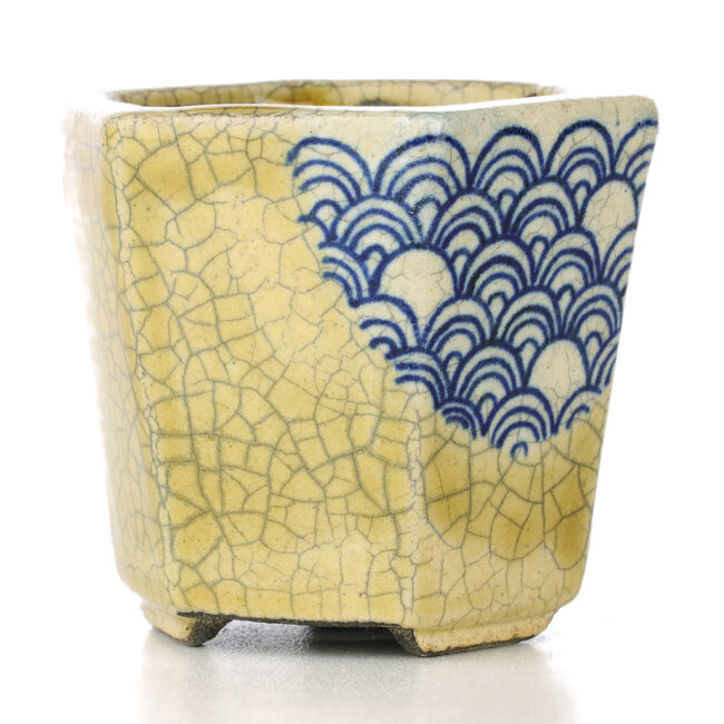 Zeshoekige beige bonsaipot van Terahata Satomi Mazan - 73 x 65 x 66 mm