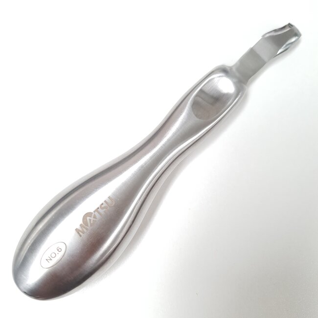 Gouge no. 6 - carving tool for jin and shari | dead wood carving gouge | 6 mm wide | Matsu Bonsai Tools