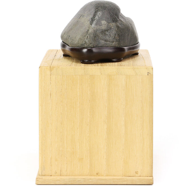 60 mm suiseki in box, measurements including dai 60 x 110 x 75 mm - origin Japan
