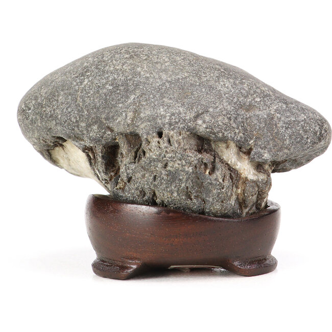 44 mm suiseki with dai 44 x 65 x 50 mm - origin Japan