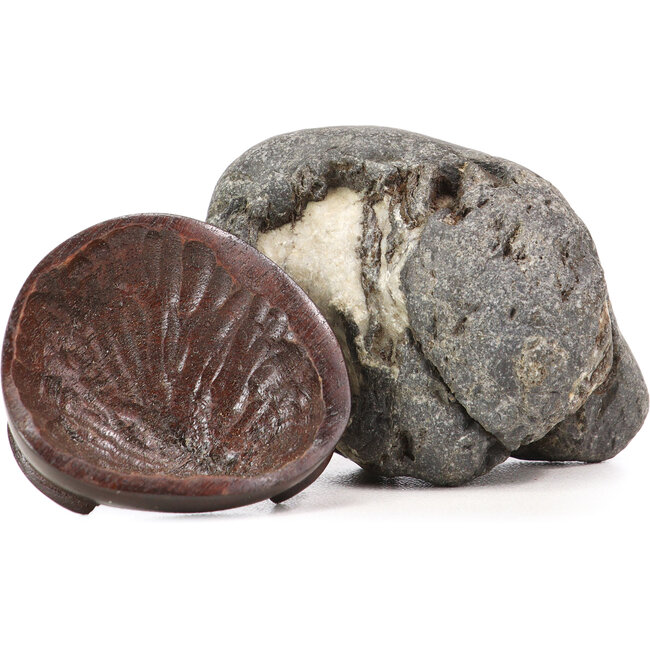 44 mm suiseki avec dai 44 x 65 x 50 mm - origine Japon