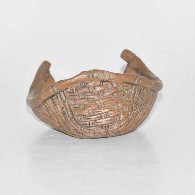 Unglazed Bigei pot in the shape of a basket