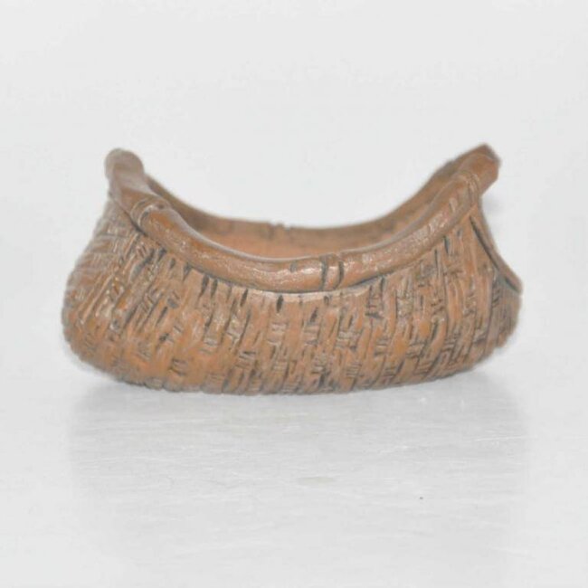 Unglazed Bigei pot in the shape of a basket