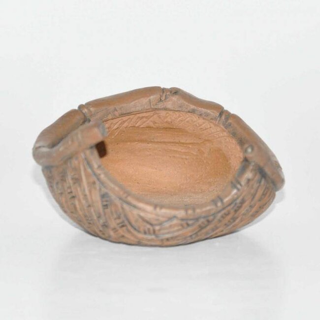 Unglazed Bigei pot in the shape of a basket