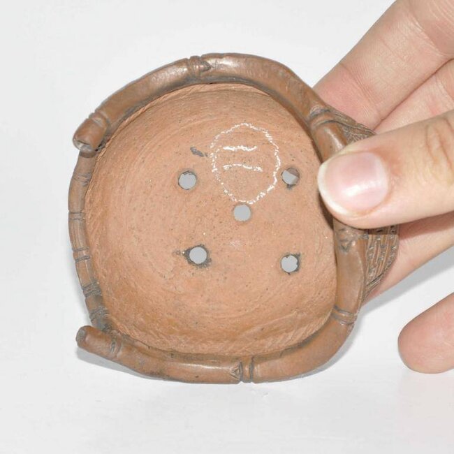 Pot Bigei non émaillé en forme de panier