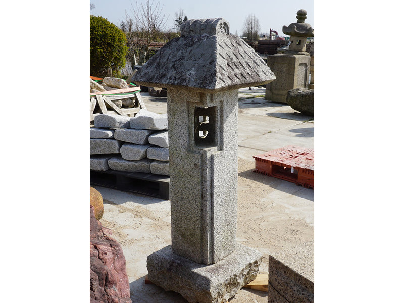 Dōhyō Ishidōrō, Japanse stenen lantaarn