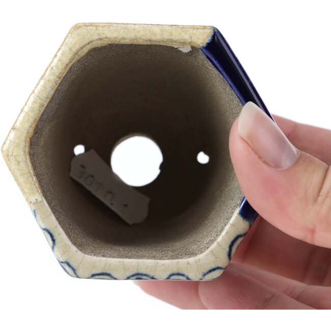 Hexagonal blue bonsai pot by Terahata Satomi Mazan - 73 x 65 x 65 mm