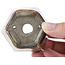 Zeshoekige beige bonsaipot van Terahata Satomi Mazan - 73 x 65 x 65 mm
