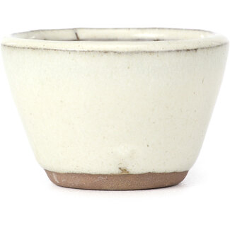 62 mm round white pot from China