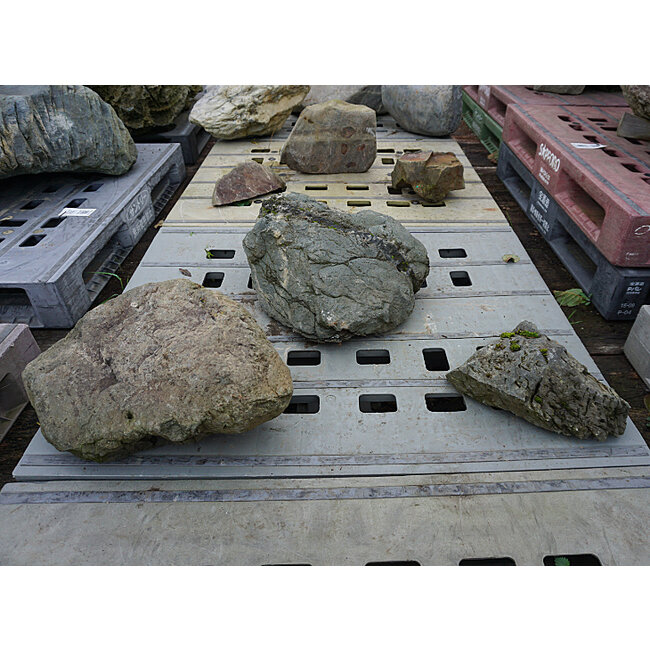 Aoishi Stone Sanzonseki Set, rocce ornamentali giapponesi