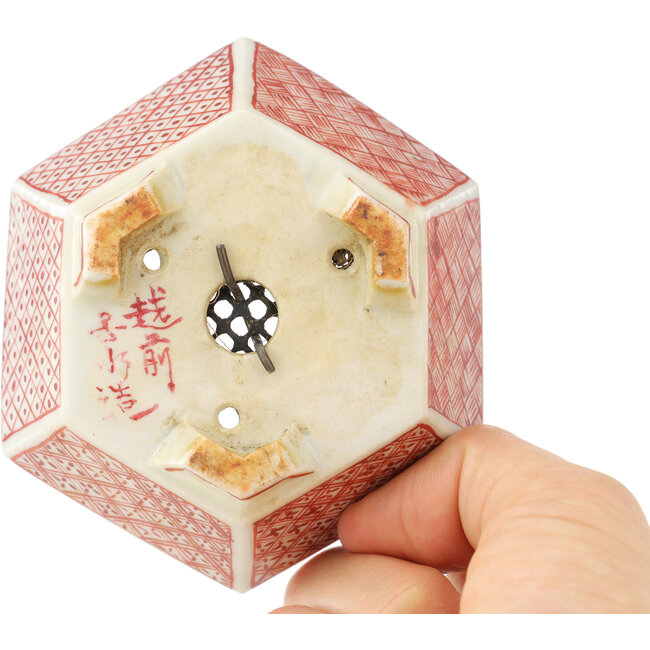 Hexagonal white and red bonsai pot by Echizen - 95 x 95 x 33 mm