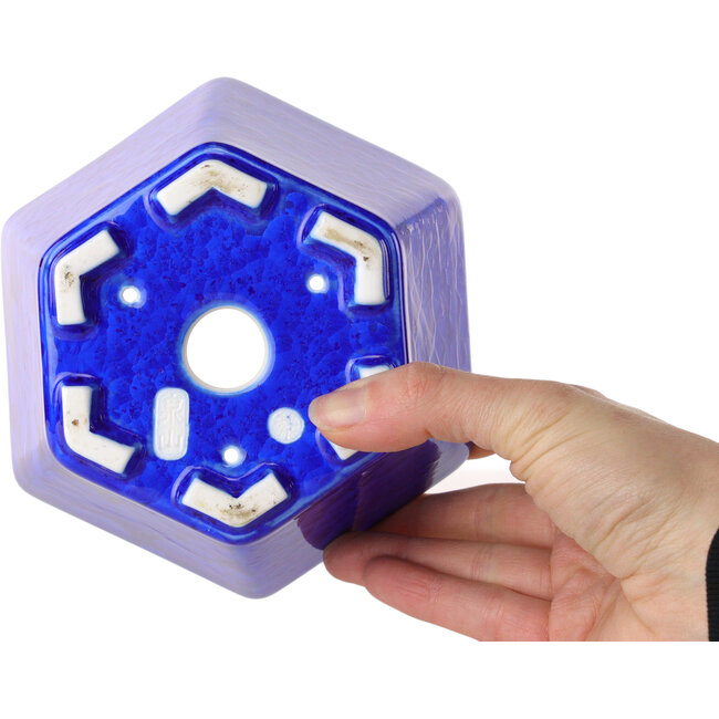 Maceta hexagonal para bonsái con esmaltado de cristal azul oscuro de Heian Senzan (140 x 140 x 75 mm)