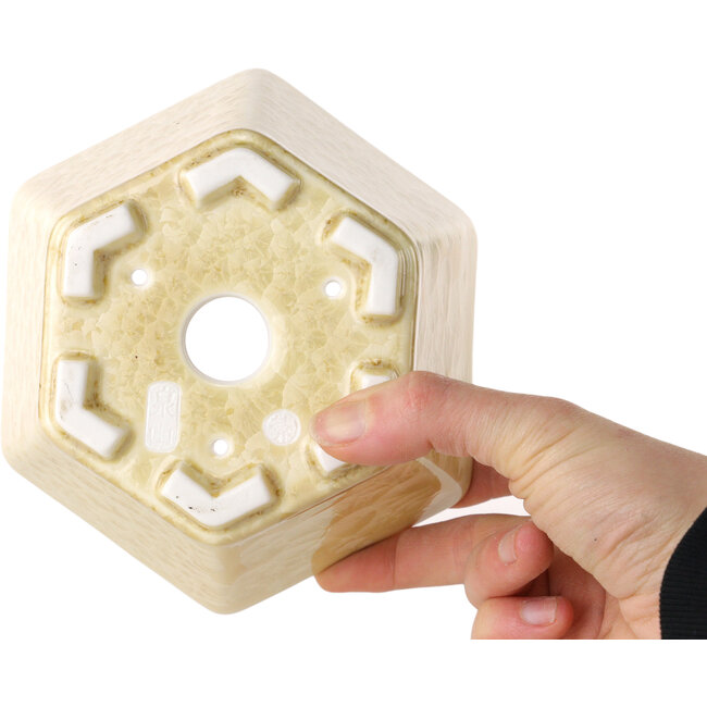 Pot à bonsaï hexagonal en émail cristal blanc cassé, par Heian Senzan - 140 x 140 x 75 mm