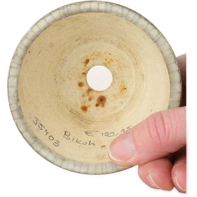 Ronde witte bonsaipot met craquelé-afwerking en rode stip van Horie Bikoh - 85 x 85 x 47 mm