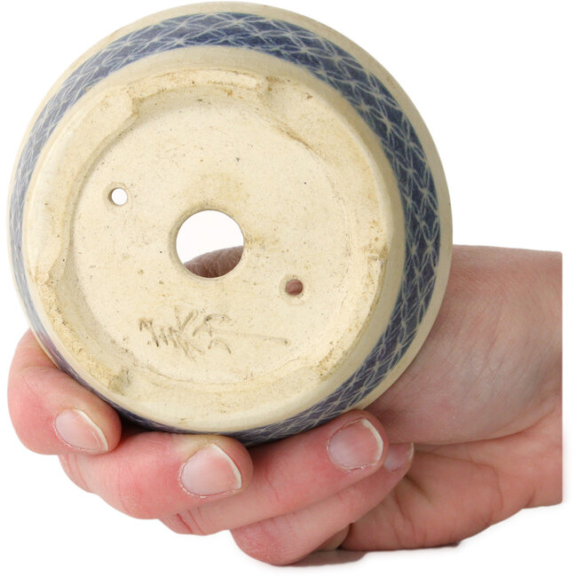 Round white craquelé with a blue ribbon bonsai pot by Horie Bikoh - 93 x 93 x 40 mm