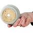 Ronde, lichtblauwe bonsaipot met een rode stip van Issho - 110 x 110 x 55 mm
