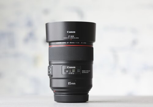 Canon EF 85mm f/1.4L IS USM 