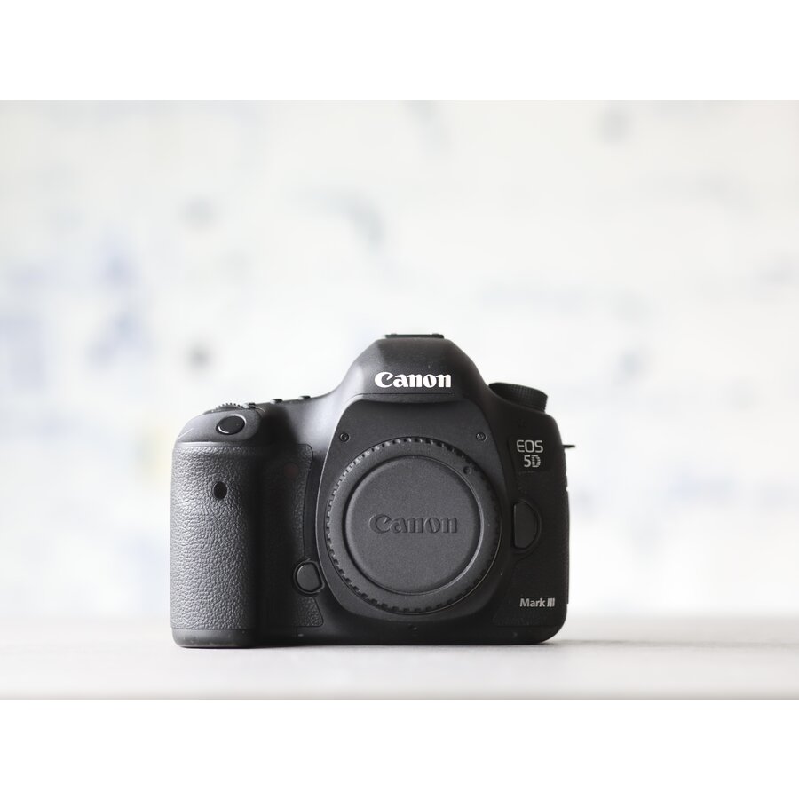 Canon EOS 5D Mark III-1