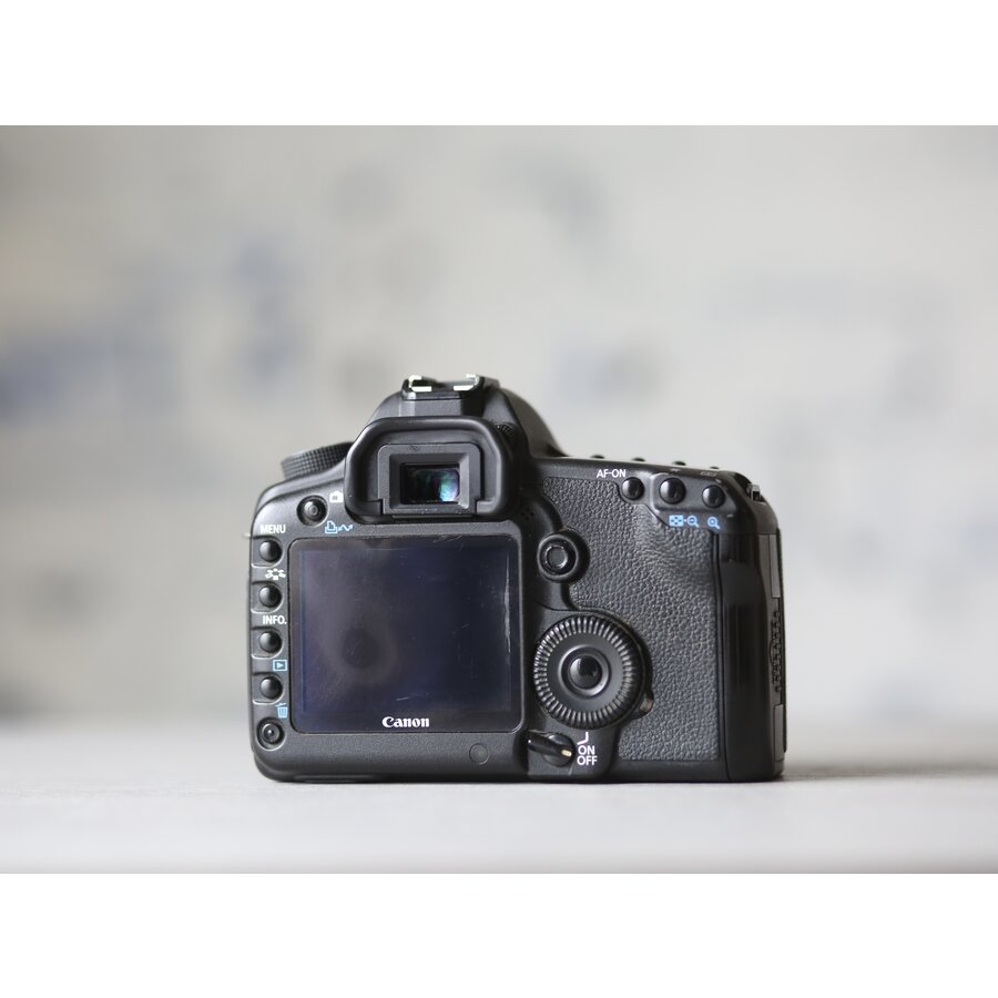 Canon EOS 5D Mark II-2