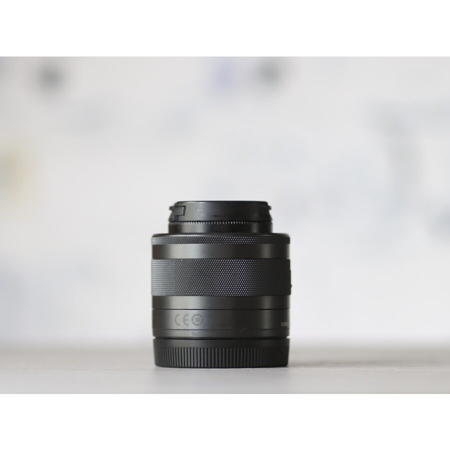 Canon EF-M 28mm f/3.5 Macro IS STM-2