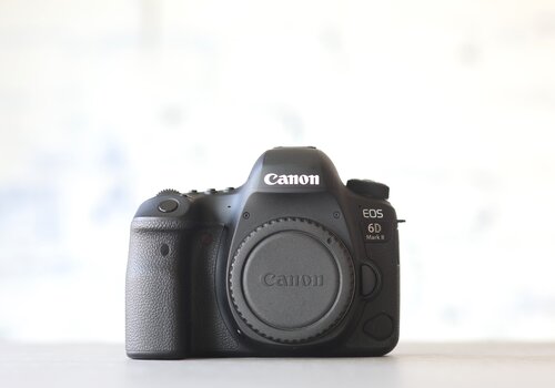 Canon EOS 6D Mark II 