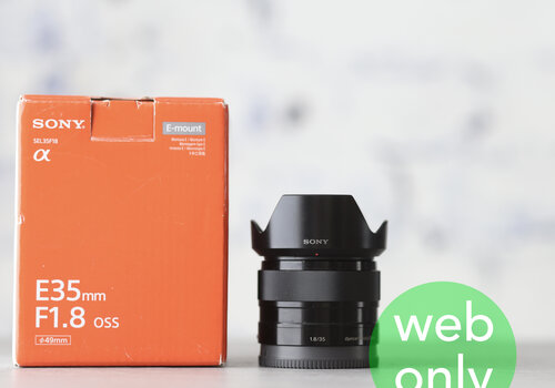 Sony E 35mm f/1.8 OSS 