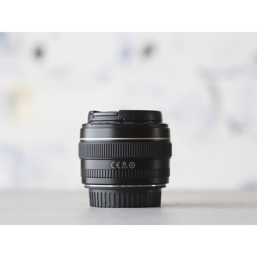 Canon EF 50mm f/1.4 USM-2