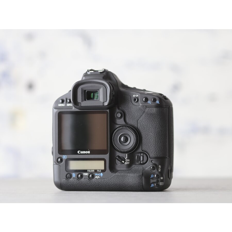 Canon EOS 1D Mark III-2