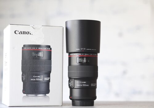 Canon EF 100mm f/2.8L Macro IS USM 