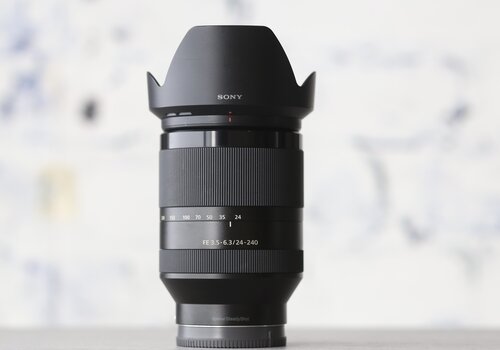 Sony FE 24-240mm f/3.5-6.3 OSS 