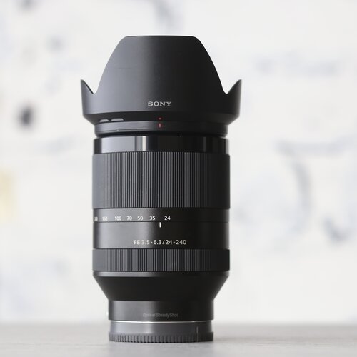 Sony FE 24-240mm f/3.5-6.3 OSS 