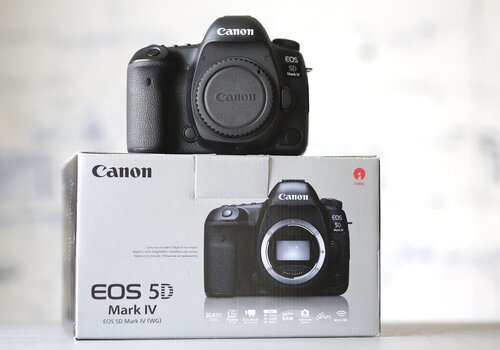 Canon EOS 5D Mark IV 