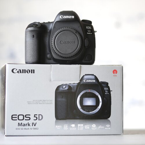 Canon EOS 5D Mark IV 