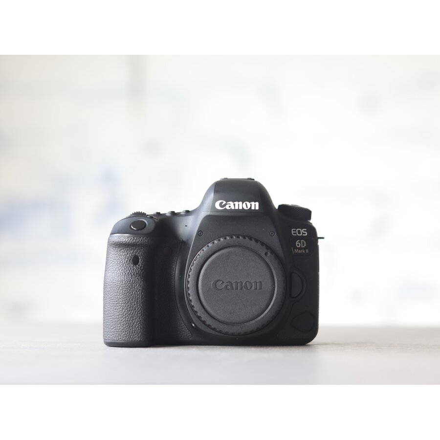 Canon EOS 6D Mark II-2