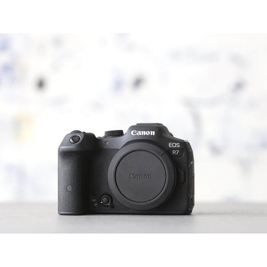 Canon EOS R7-1