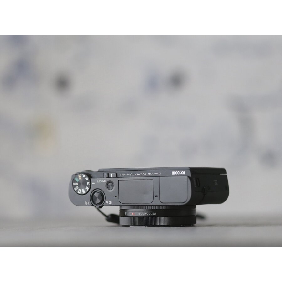 Sony Cybershot RX100 III-3