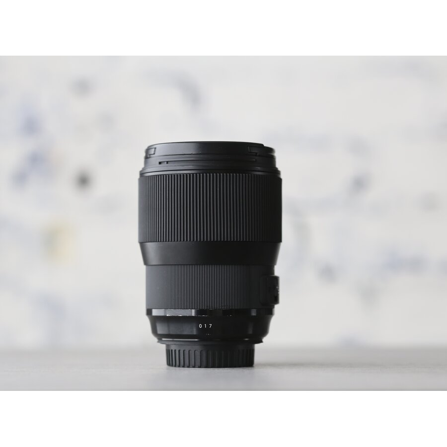 Sigma 135mm f/1.8 DG HSM Art (Canon EF)-2