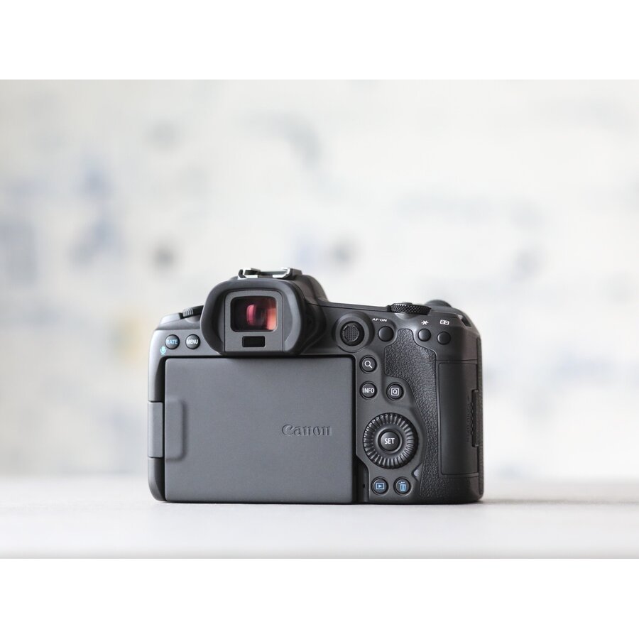 Canon EOS R5-4