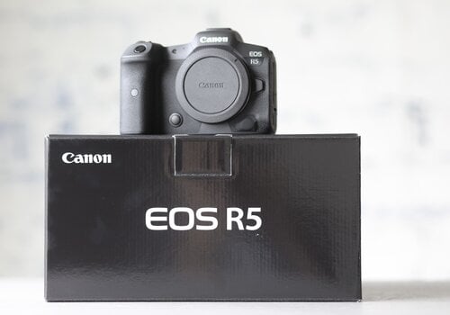 Canon EOS R5 